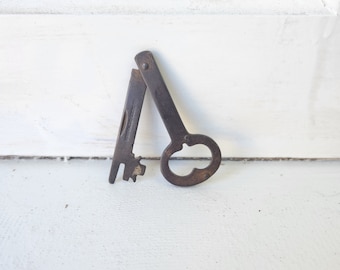 Large Antique Folding Door Key, Victorian Era Iron Folding Skeleton Key, Norwalk 090203