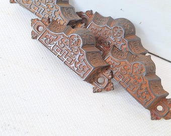 Cuatro tiradores victorianos ornamentados de hierro fundido para cubos de basura, tirador antiguo para cajón, tiradores de boticario 072908