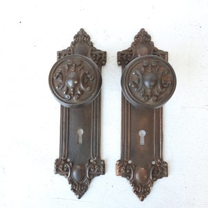 Reole Hardware Set, Reole Pattern Doorknobs and Backplates, Antique Cast Iron Door Hardware, Antique Salvage 100513