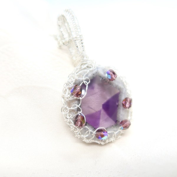 Collier, pendentif violet, améthyste, fil de cuivre argenté, viking knit, perles violettes, fait main, cadeau, anniversaire, fête des mères.