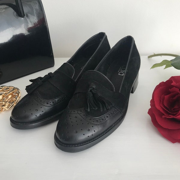 Vintage Black loafers real leather shoes casual slip on 90s preloved fashion minimalist preppy.