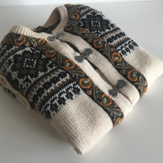Vintage Ladies Traditional Norwegian Cardigan Pure