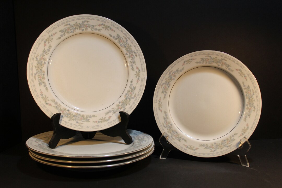 Somerset by Excel Dinnerware China, 4 Dinner Plates, 1 Luncheon Plate
