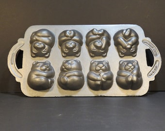 John Wright Cast Iron 1984 Teddy Bear Mold Muffin Cornbread Pan