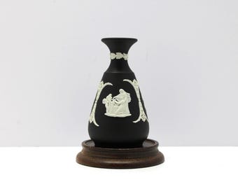 Wedgwood Black Basalt Jasperware 5&quot; Posy Bud Vase, Classical Images 1960&#39;s Vintage