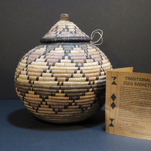 Vintage Hand Made Traditional Zula "Ukhamba" Basket w/Lid, KwaZulu South Africa