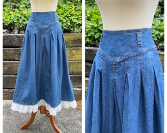 1980s denim skirt with eyelet lace ruffle, 80s vintage high rise yolk waist navy blue midi skirt, western cottage core overall skirt, size M