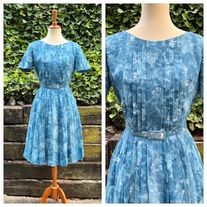 1960s blue floral day dress, 60s teal flower semi-sheer pin tuck midi dress, 1950s 50s belted short sleeve pleated skirt sundress, size S