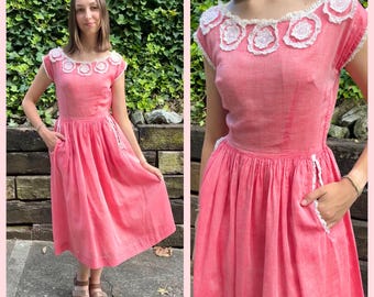 Early 1950s red cotton dress with pockets, 50s vintage semi-sheer lace trim casual day dress, pink boatneck garden party midi dress, size XS