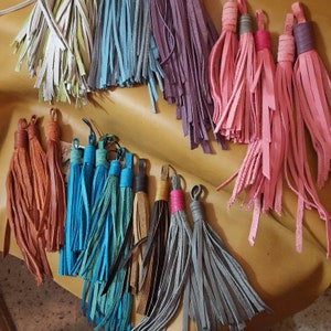 Tassel Leather Western Saddle Art Gift for Horse Lovers Leather Luggage Purse Tassel Gift for Her Custom Tassel Leather Keychain Gift