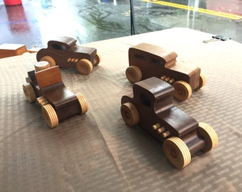 Wooden Toy Truck Set // The Pane Perso Hotrod Fleet // la flotta macchina truccata // Pane Perso Woodcrafts