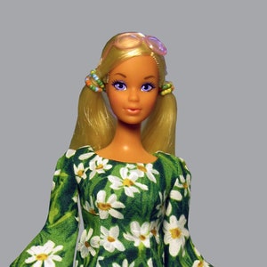 Groovy Flowers sewing pattern