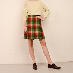 Vintage 70s Wool Plaid Wrap Skirt Autumnal Tones, 3 Snap Closures, Above Knee No Tags, Wool Beige/Green/Red/Orange Plaid, Size XS/S image 4