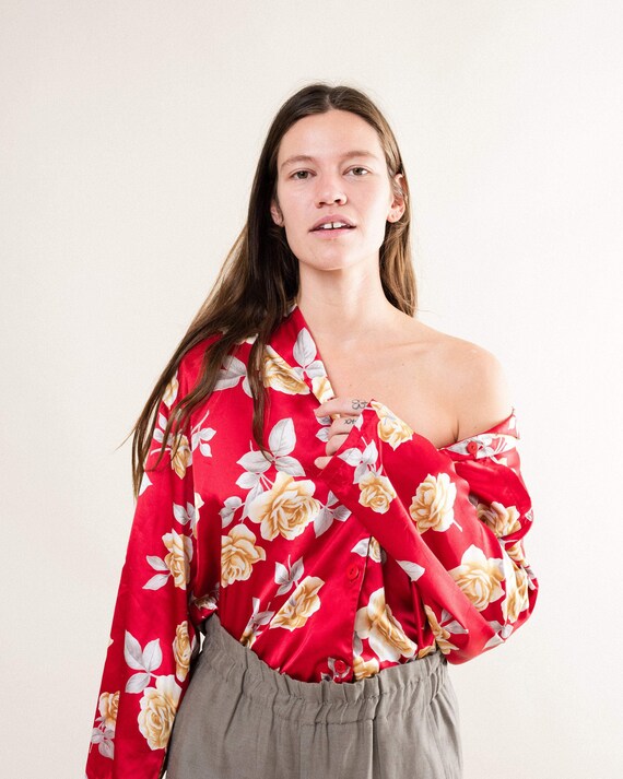 Vintage Oversized Red Floral Satin Blouse - Long … - image 7