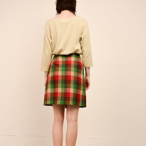 Vintage 70s Wool Plaid Wrap Skirt Autumnal Tones, 3 Snap Closures, Above Knee No Tags, Wool Beige/Green/Red/Orange Plaid, Size XS/S image 3