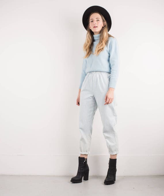 AMAZING Vintage Blue and White Elastic Waist Strip