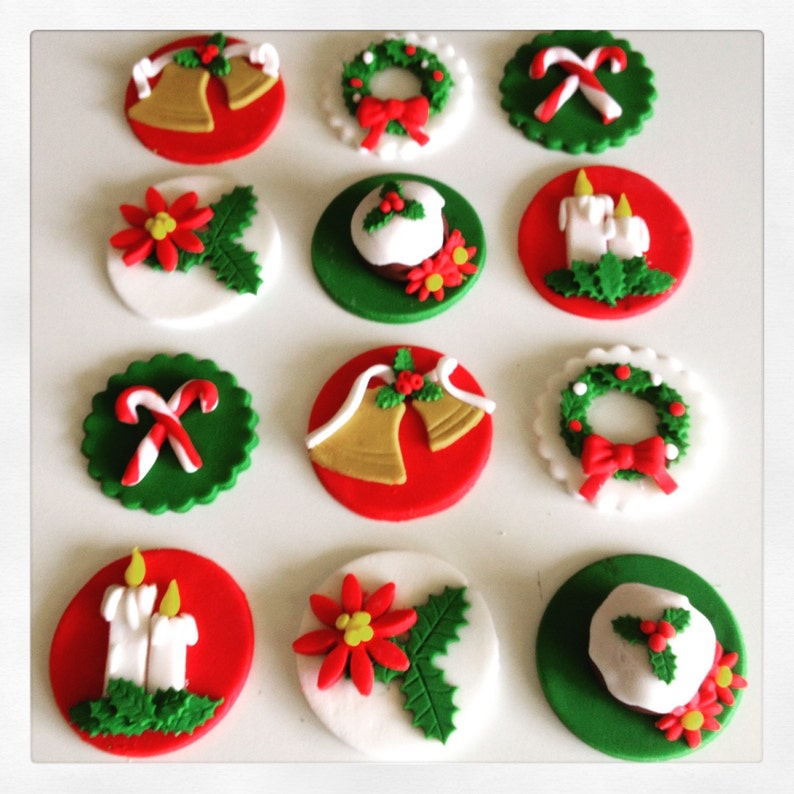 12 x christmas fondant cupcake toppers. Wreath candy canes image 0