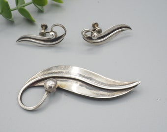 Vintage Large Delfino Taxco Mexico Eagle 3 Signed Pearl Sterling Silver Botanical Leaf Modernist Minimalist Scandinavian Style Brooch Pin