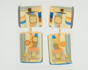 Vintage 80er Jahre Memphis Stil Lucite Ohrringe: Postmoderne geometrische Ohrstecker