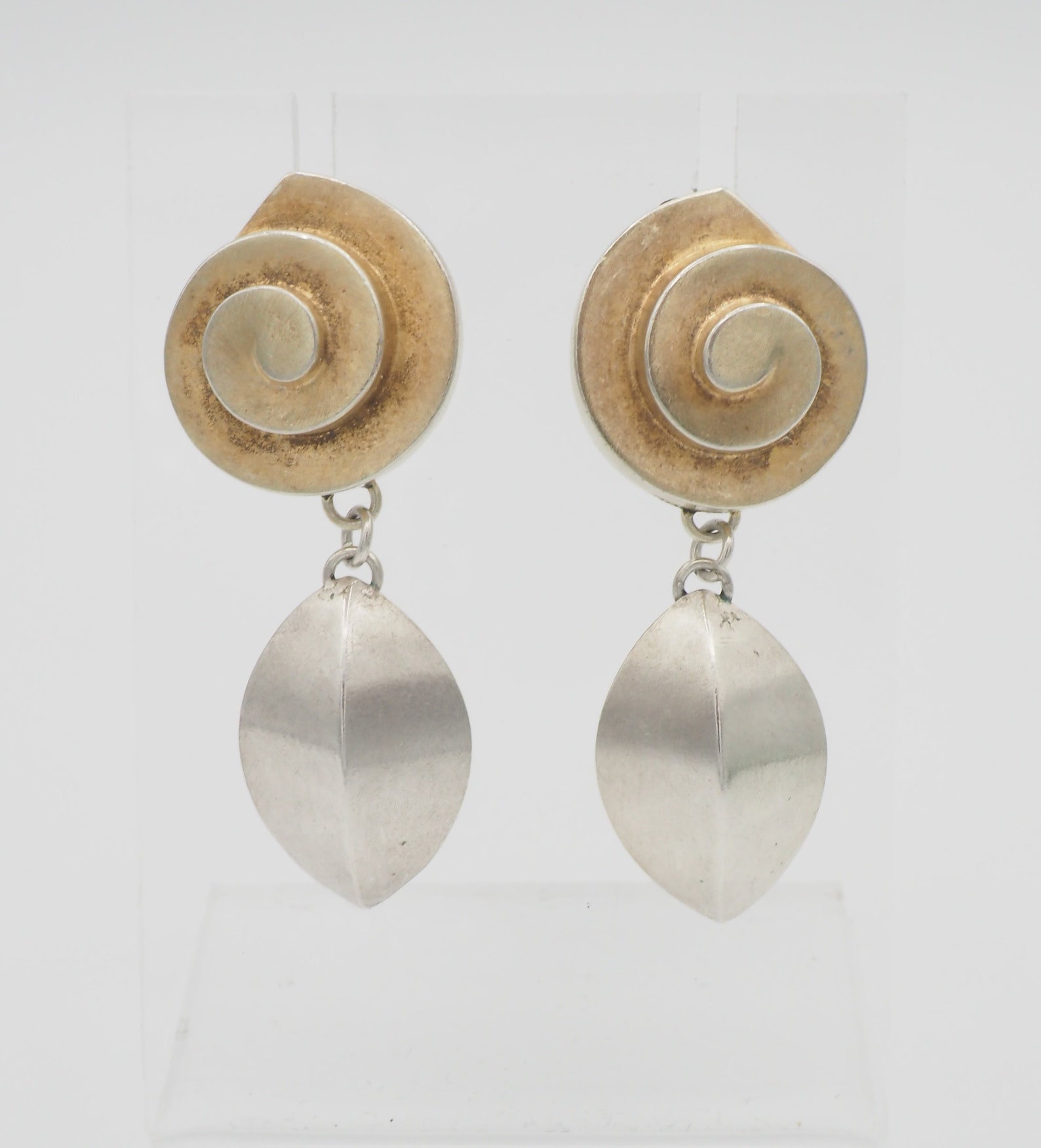 Beyond Reality: Dreamcore Aesthetic's Rise in Fashion and Culture 8 Vintage 3D Avant Garde Biomorphic Earrings