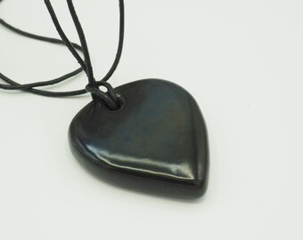 Vintage Handmade Bold schwarze Keramik Herz Anhänger Goth Punk Halskette, Black & White Schmuck