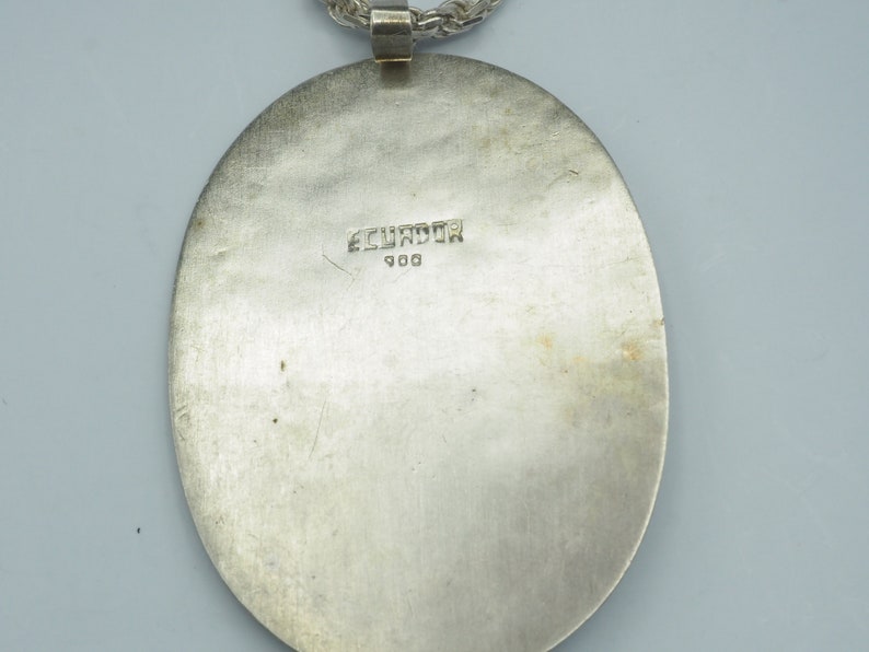 Vintage handmade 900 silver ethnic traditional large oval relief medal pendant unisex men women twisted rope chain necklace Ecuador