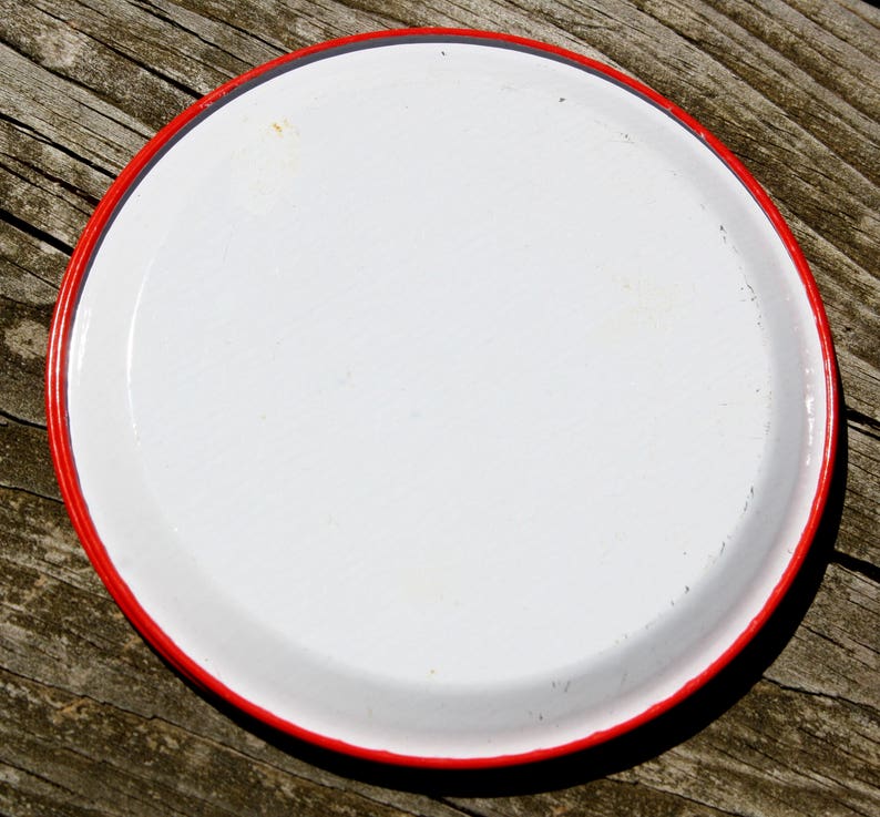 Mini Christmas Plate Set of 7 Retro Tin Metal Red Plates Vintage Holiday Serving Christmas Tree Decor Presents Decorative Plate Xmas Gift