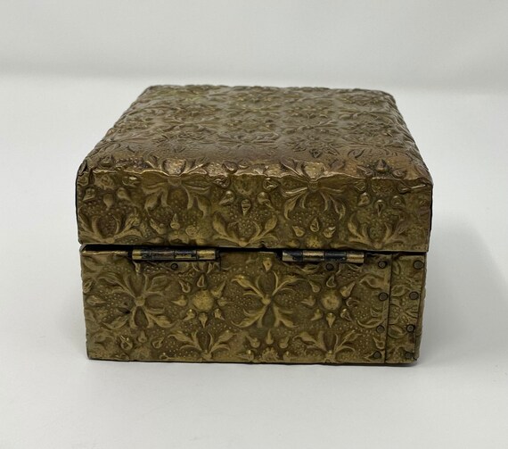Vintage Brass Jewelry Box / Floral Brass Box/ Ham… - image 3