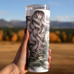 Dumna żona żołnierza Tumbler Wrap: 20 oz Sublimacja Projekt PNG, Żona żołnierza, Żona piechoty morskiej, Żona marynarki wojennej, Żona wojskowego Tumbler, Nieśmiertelniki dla psów Camo zdjęcie 4