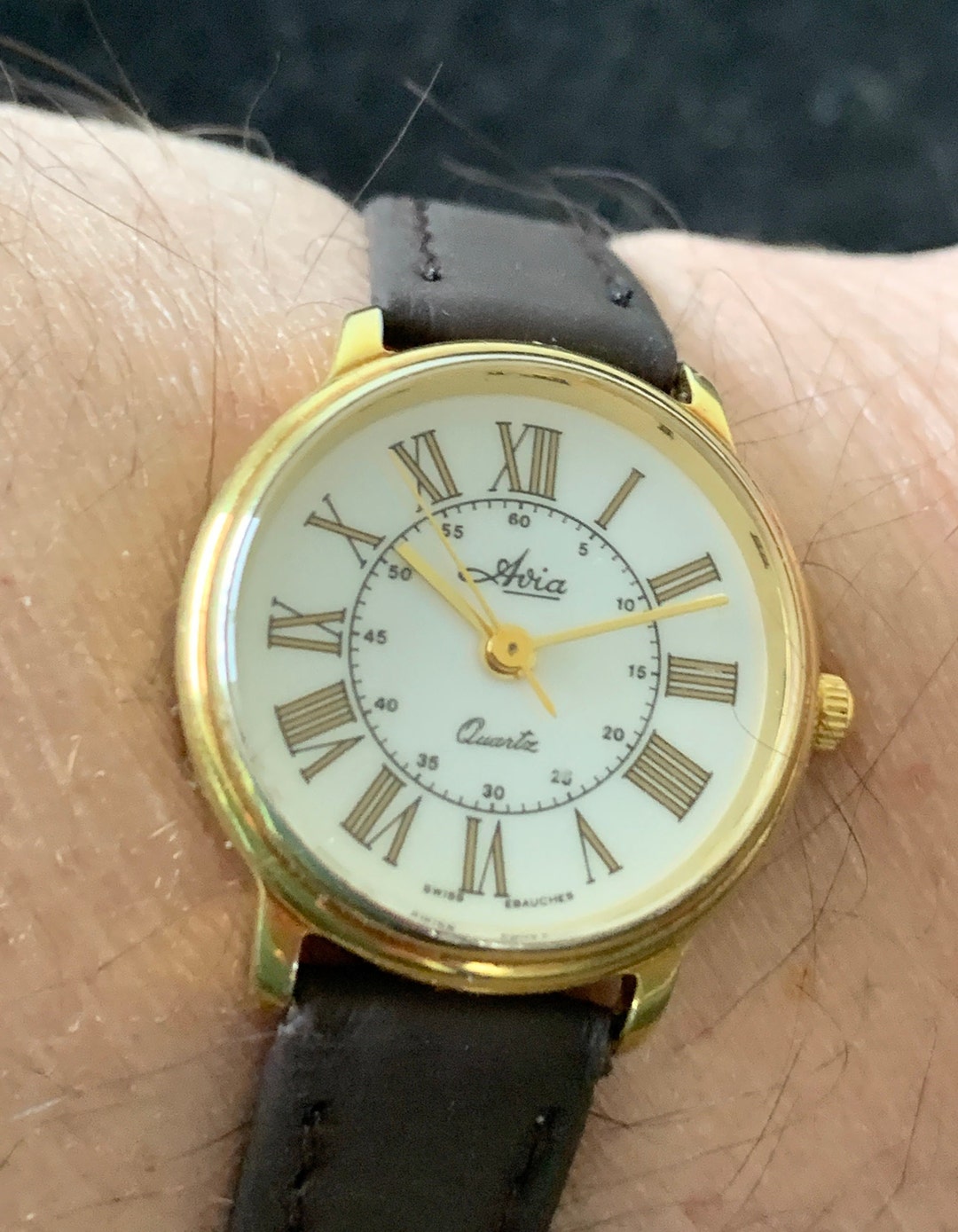Montre-bracelet Vintage Avia Pour Femme - Cadran Or, Quartz Suisse - État De Marche, 20 Mm