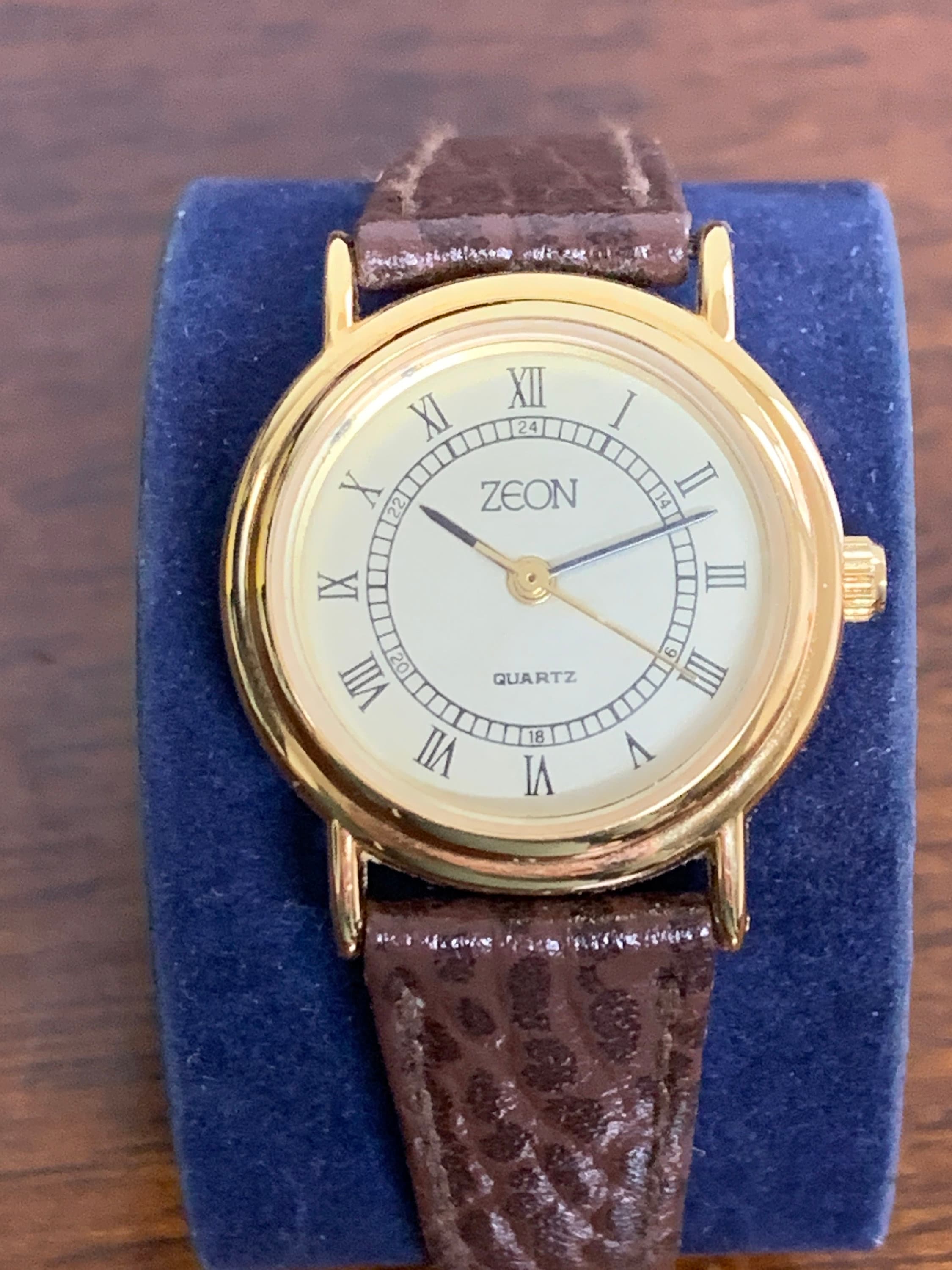 Zeon quartz watch top