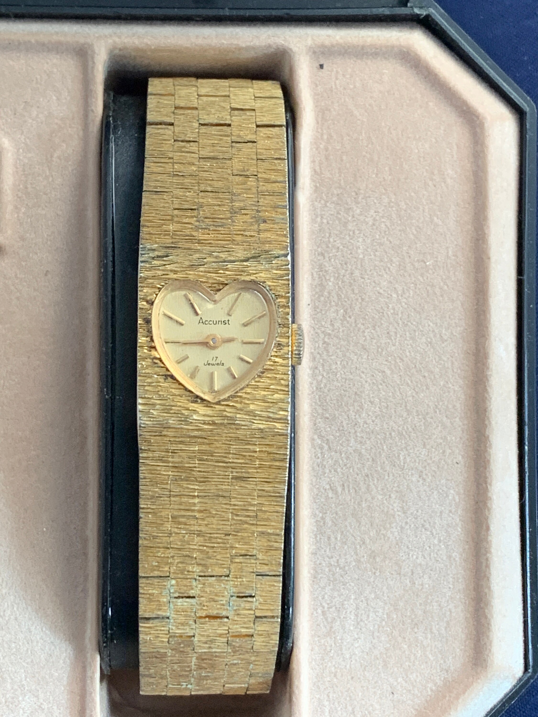 Accurist 17 jewels ladies watch hotsell