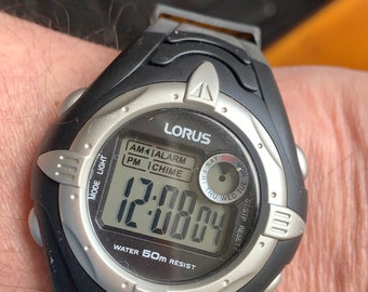 Reloj cronógrafo con alarma y fecha, correa de resina negra, digital YK33 X006 de Lorus by Seiko