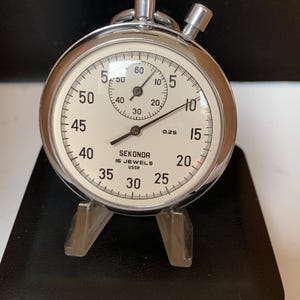 Vintage Sekonda 16 juveler USSR stoppur storlek 5,4 cm diameter i låda