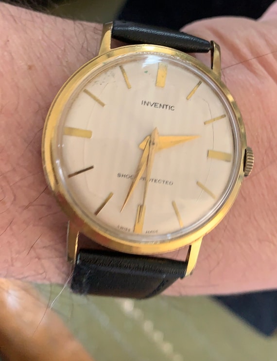 Vintage style store wrist watches