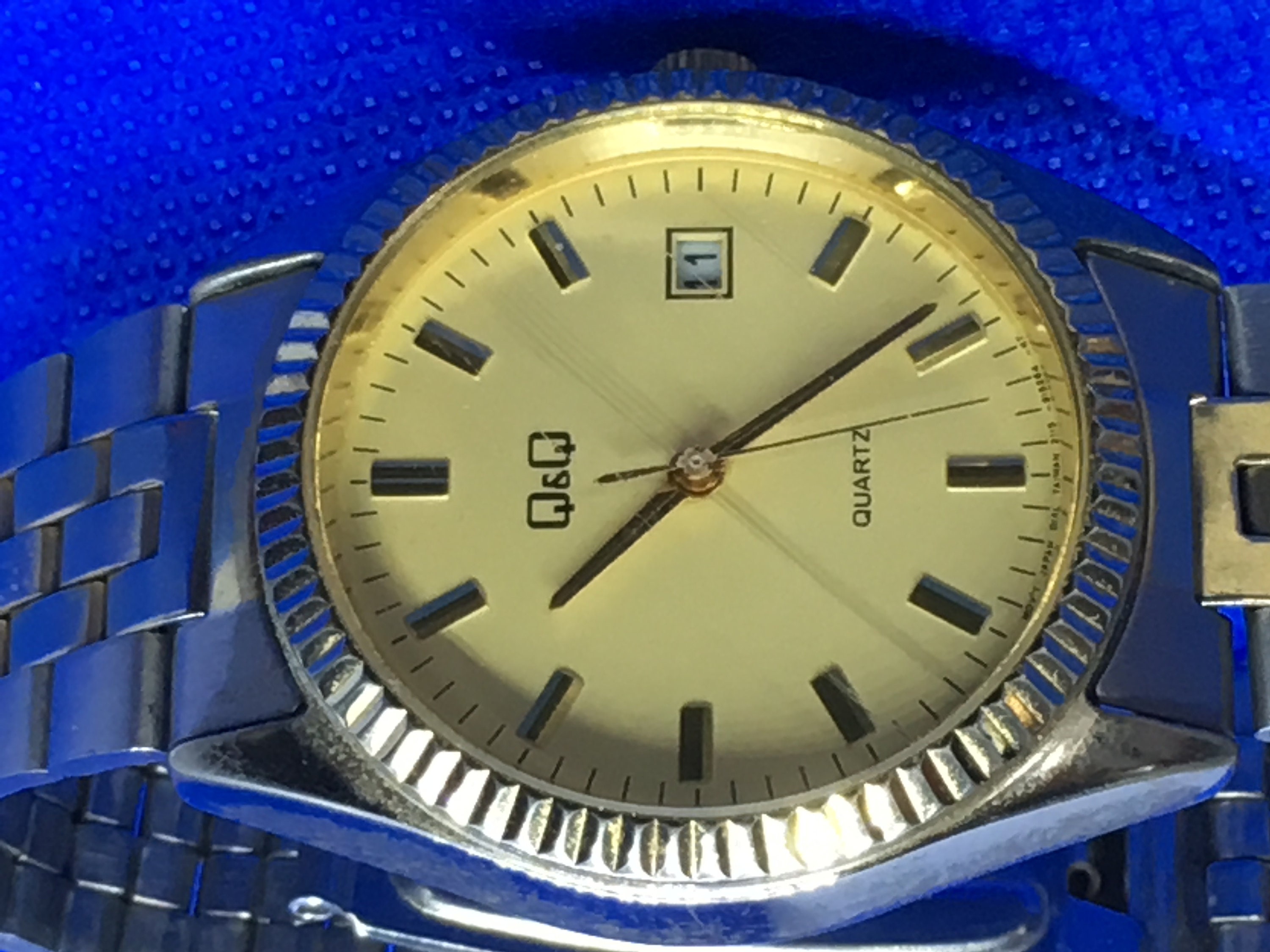 Men's Fashion Watch Q&Q Quartz Movement Men's Watch With