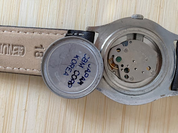 Vintage Q Q Mechanical watch 32.7mm