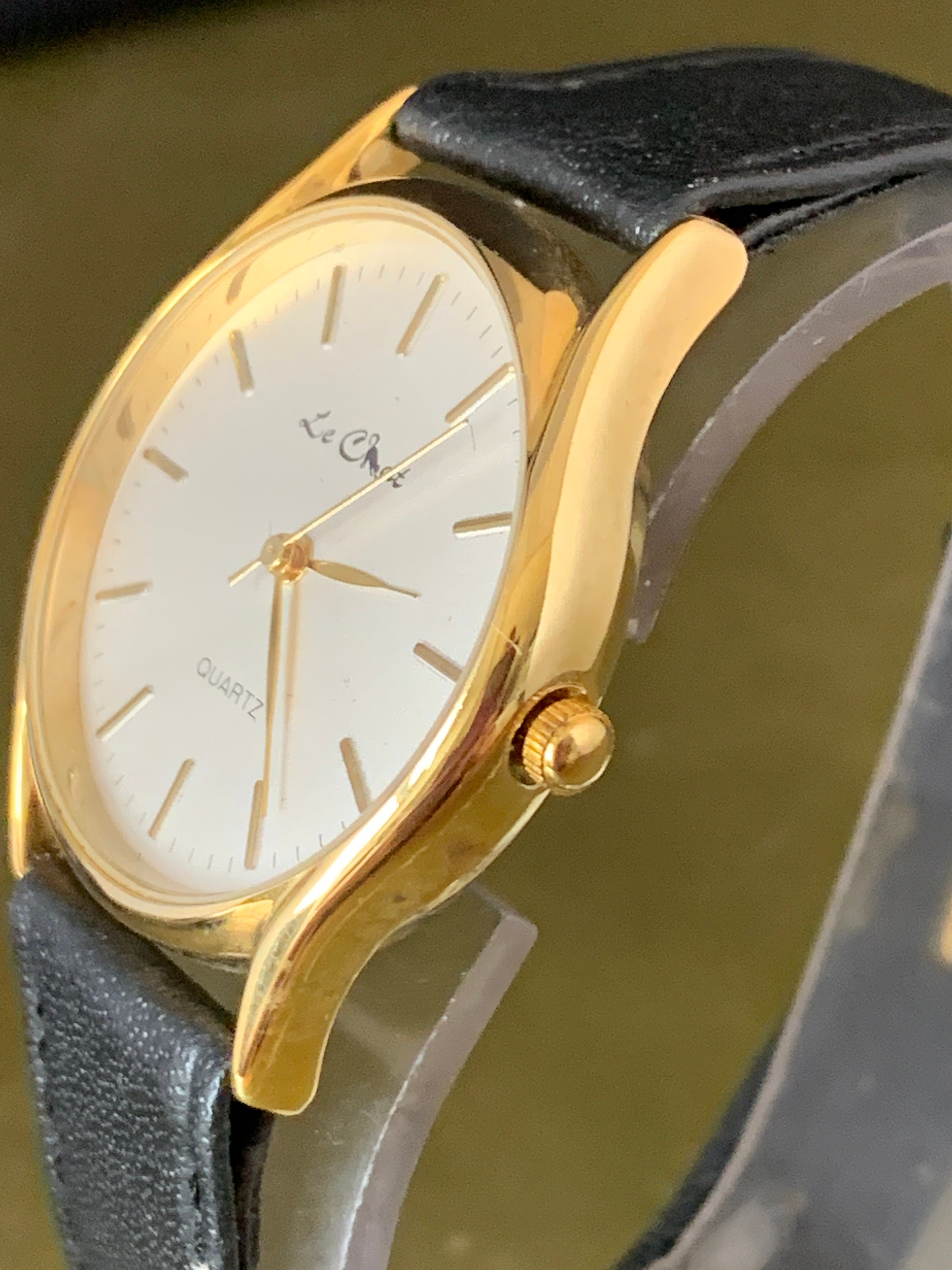 ISO Le Chat watch Vintage Le Chat Gold Tone Watch: Ladies Gemstone Wristwatch  main image 3