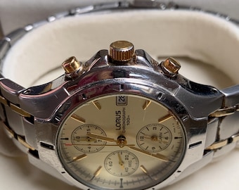 Vintage 7T62 herrklocka Lorus by Seiko analog kvartsklocka med väckarklocka och kronograf.