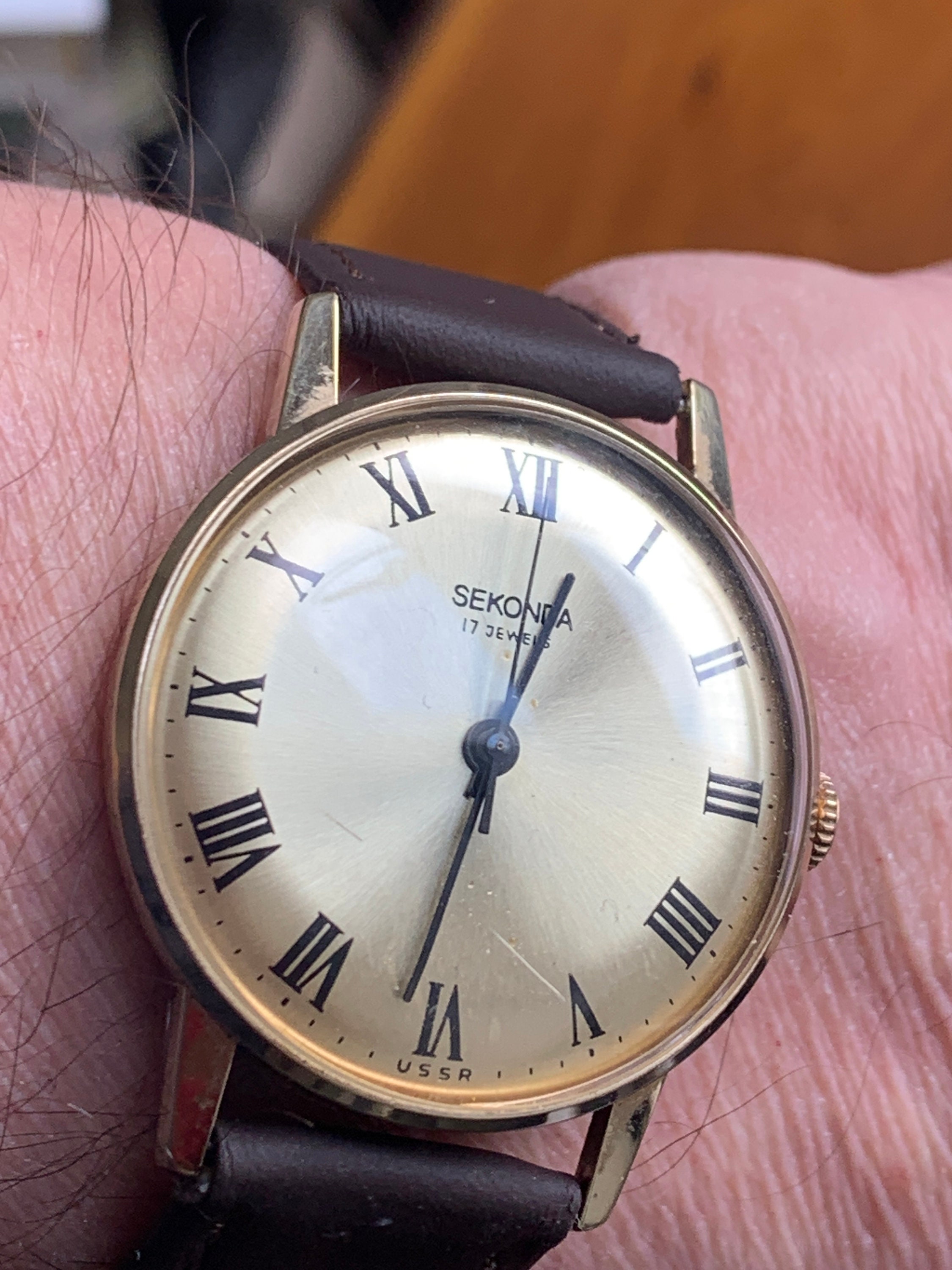 La Marque 17 Jewels mécanique montre pour les pièces et la réparation – Vintage Radar