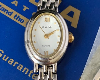 Montre à quartz Avia pour dames avec bracelet silver tone bracelet style bracelet