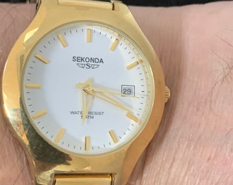 Reloj de caballero Sekonda 5 ATM de cuarzo en tono dorado con esfera blanca
