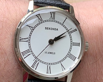 Bellissimo orologio vintage da uomo con 17 gioielli Sekonda a carica cromata da uomo