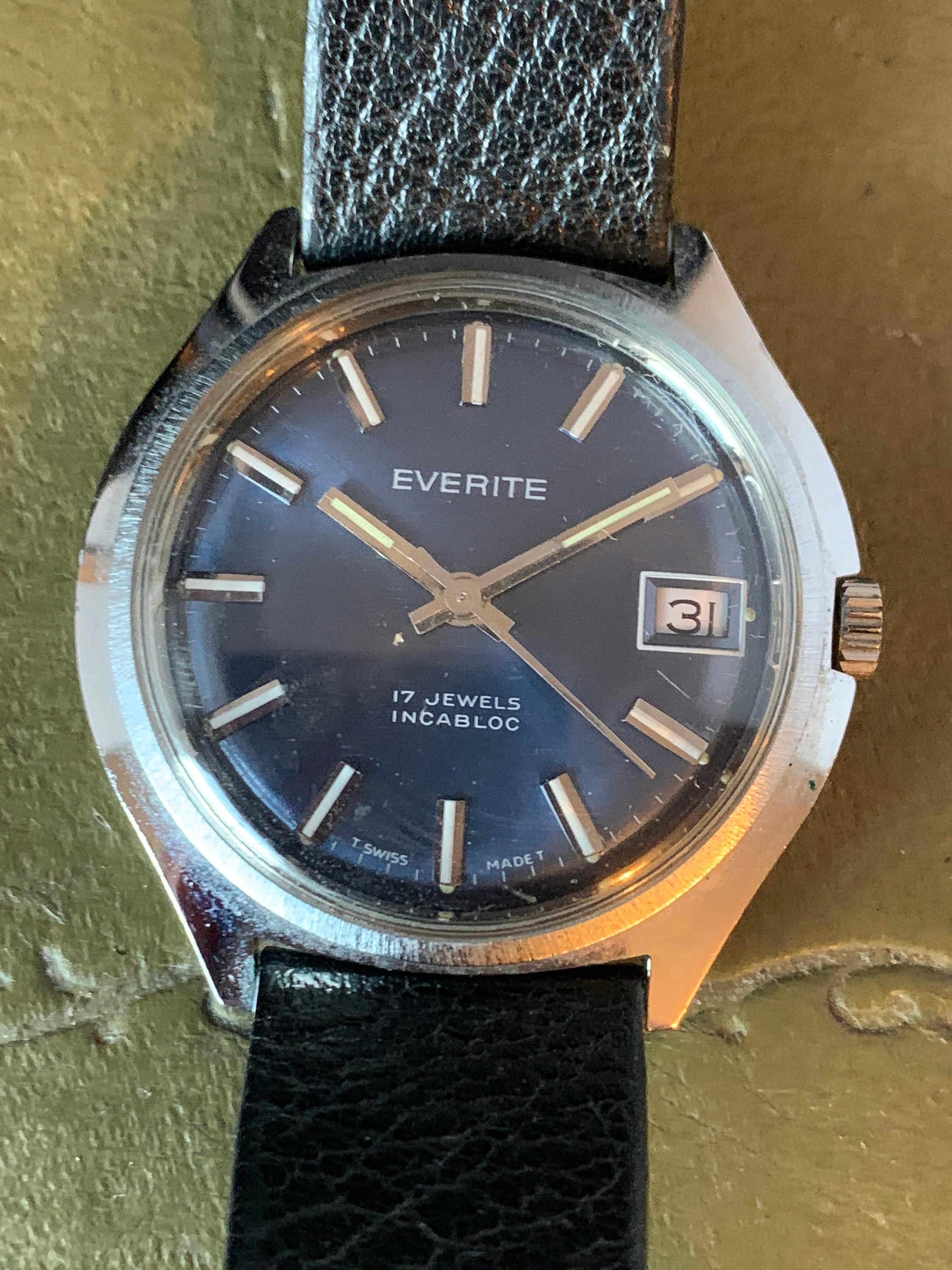 Everite store king watch