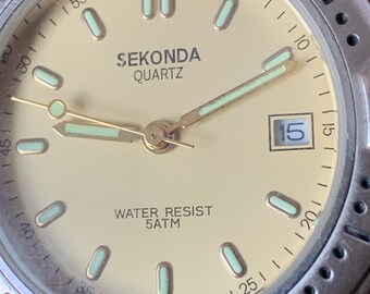 Montre Sekonda Quartz - Résistante à L'eau 5 ATM, Cadran Et Bracelet Argenté