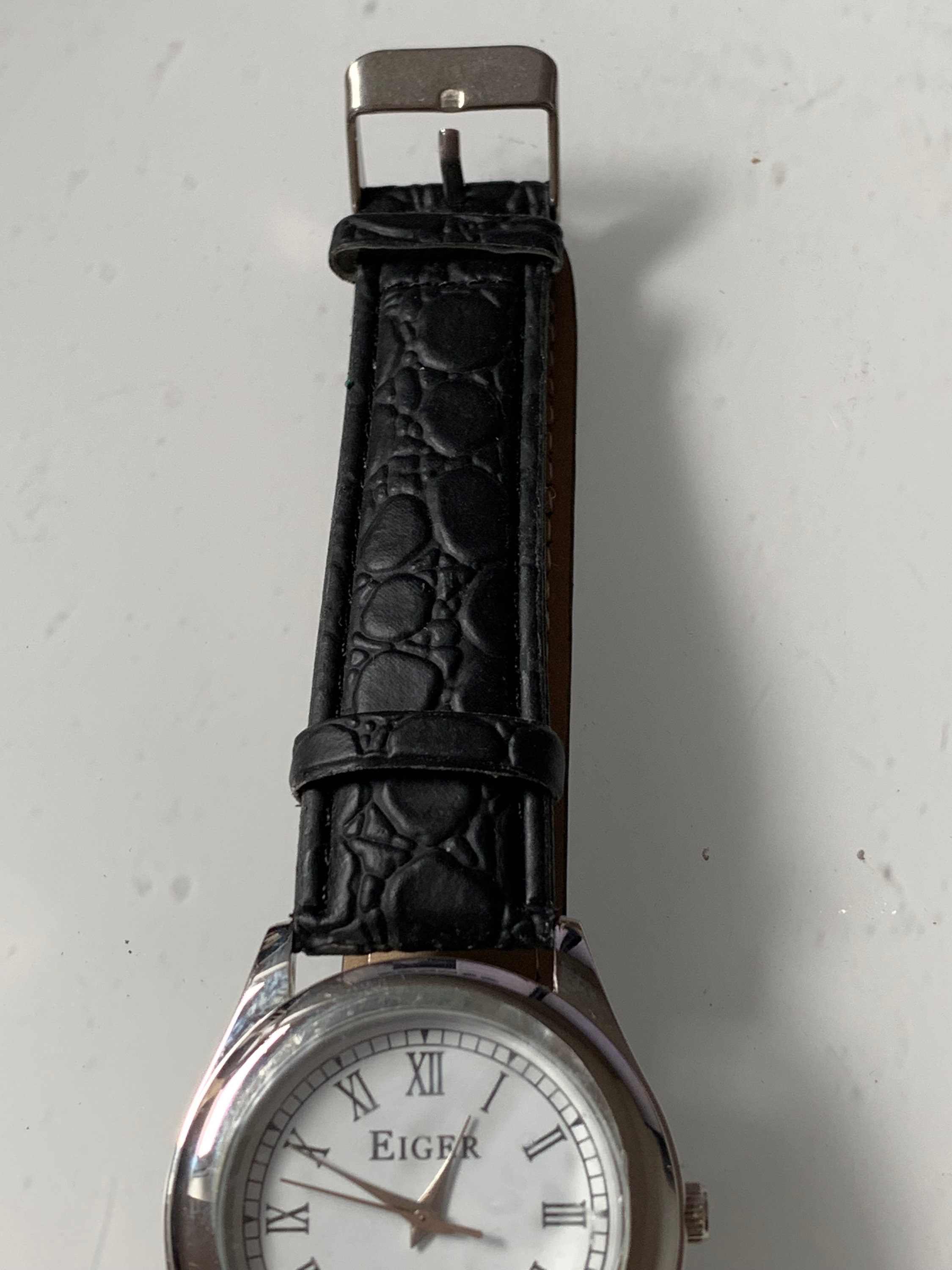 【激レア】ヴィンテージラグマット　時計デザイン 1994年製　アンティーク雑貨 EIGER Type G694 Round Watch Quartz Unisex With Deco Style