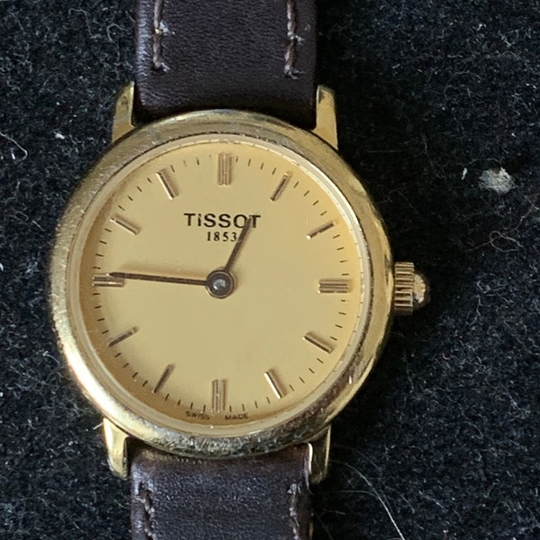 Vintage Ladies TISSOT 1853 C226K Quartz Swiss Watch