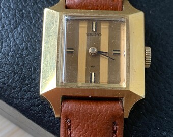 Vintage Rare Seiko Two Tone Gold dial 11 - 3750 Ladies Watch C1973