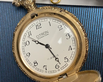 CITRON International 17 Jewels full hunter Gold Tone Pocket Watch and  Albert With An Antique Car Design