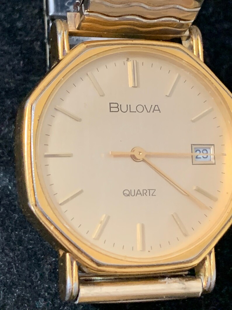bulova quartz a1